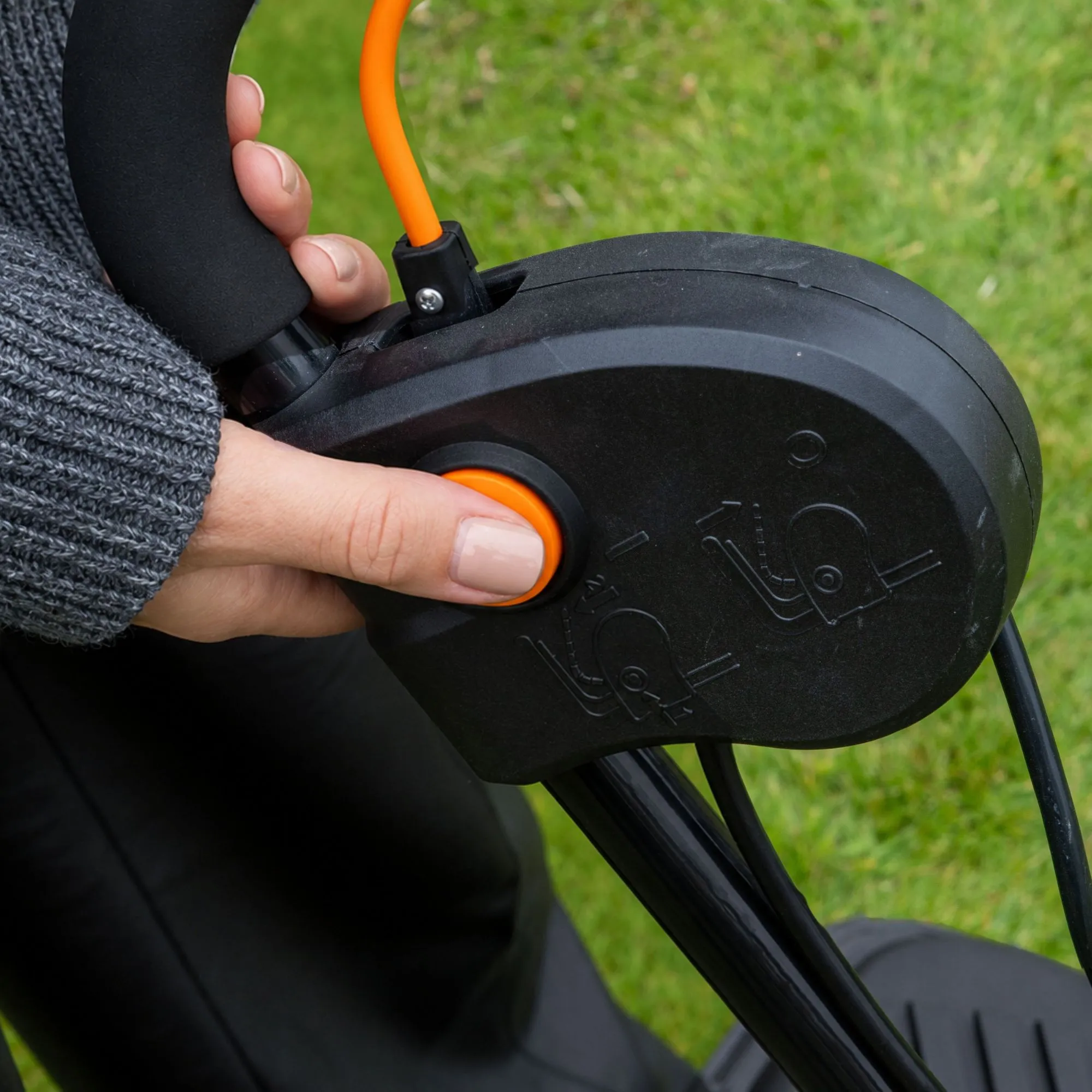 Yard Force 1600W 37cm Corded Electric Lawnmower
