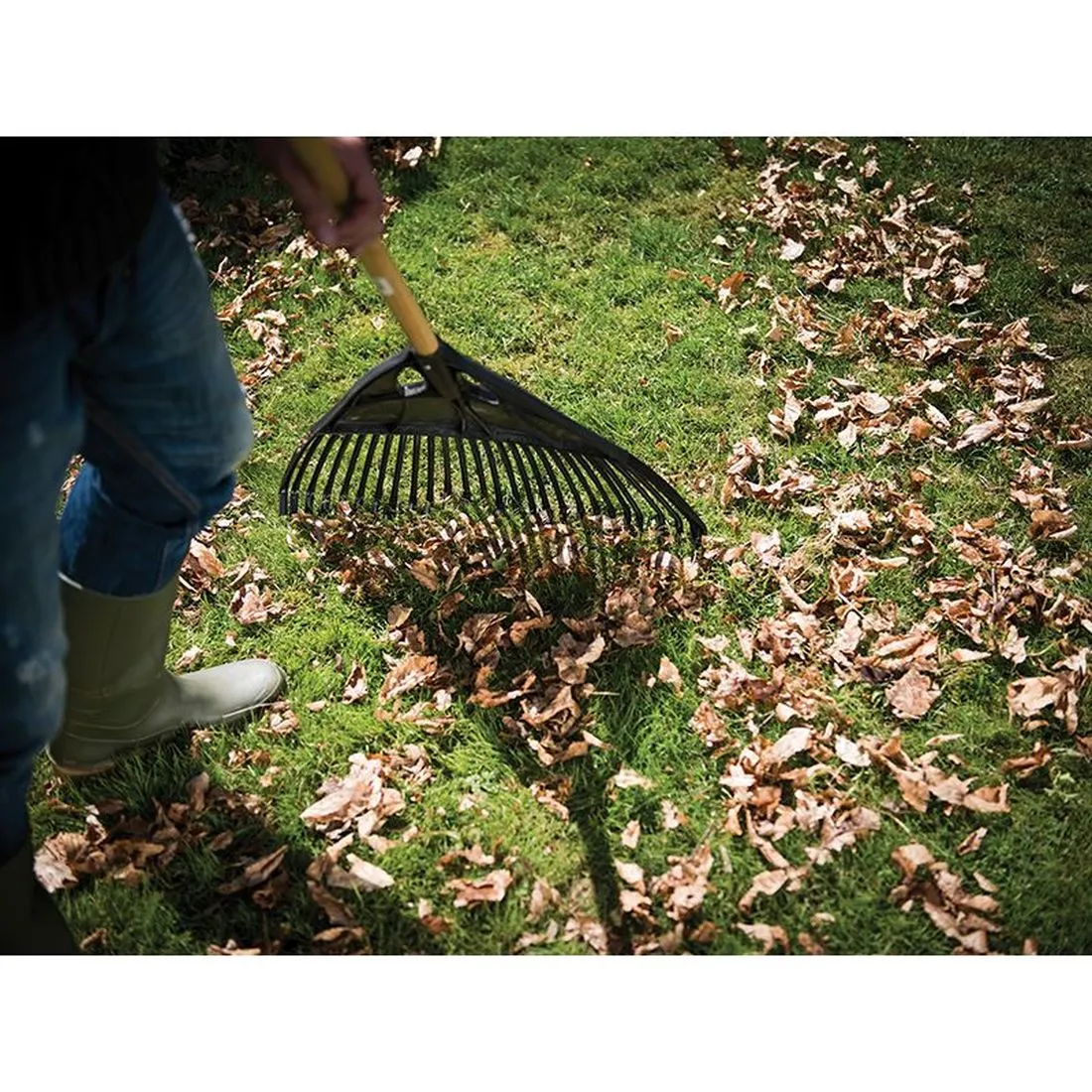 Fiskars Classic Large Leaf Rake