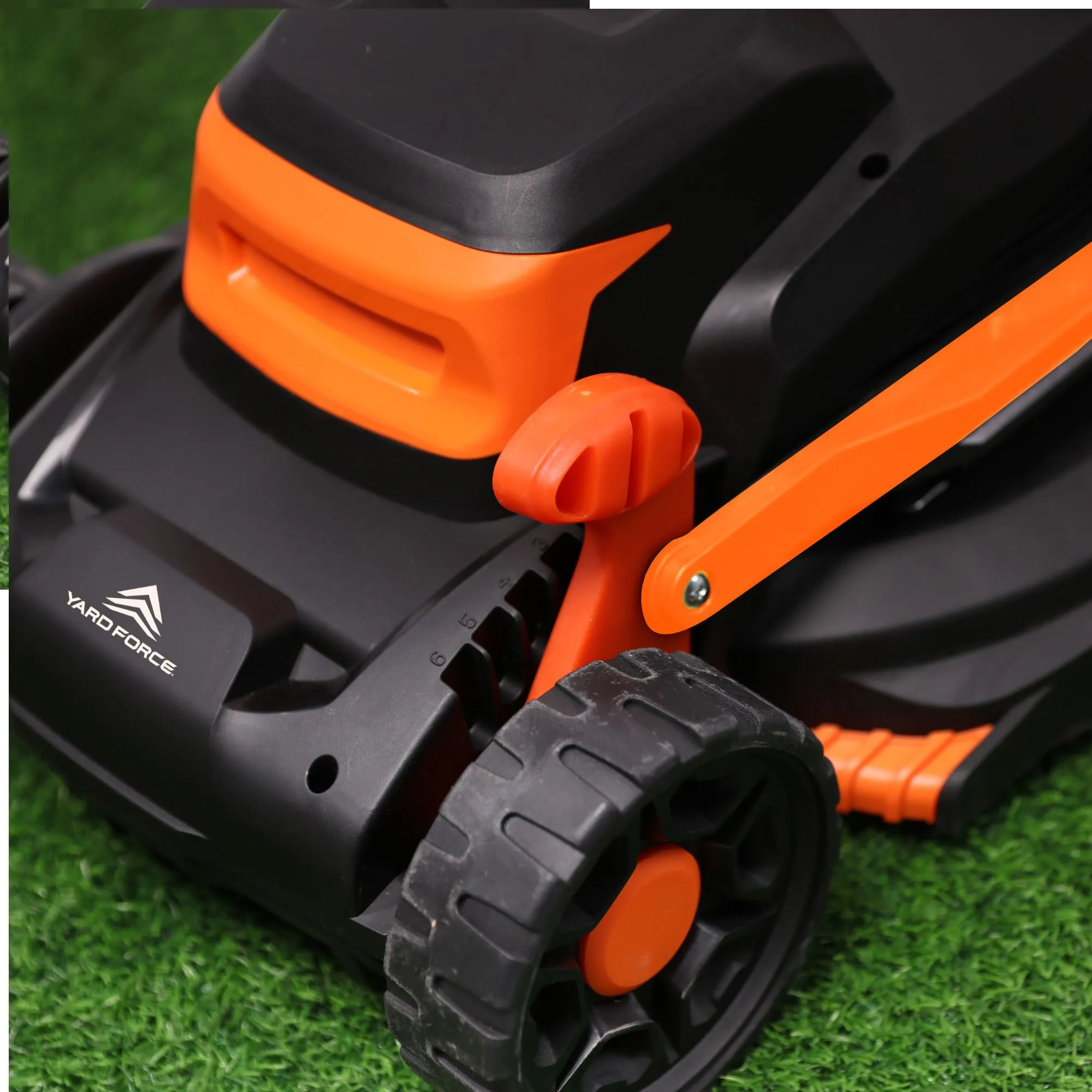 Yard Force 1400W 34cm Corded Electric Lawnmower