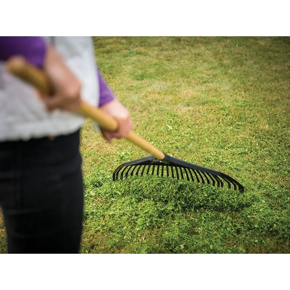 Fiskars Classic Large Leaf Rake