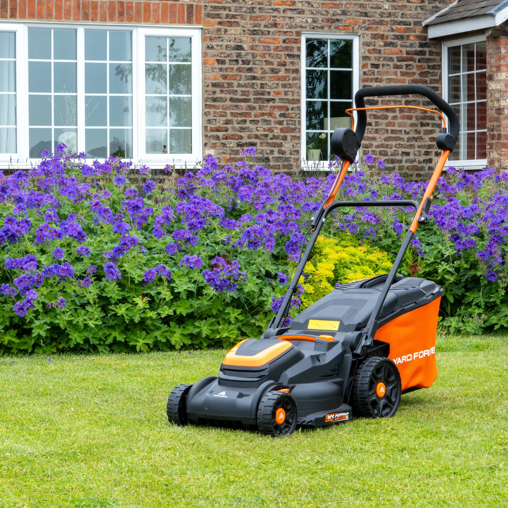 Yard Force 40V (2x20V) Cordless Brushless Lawnmower
