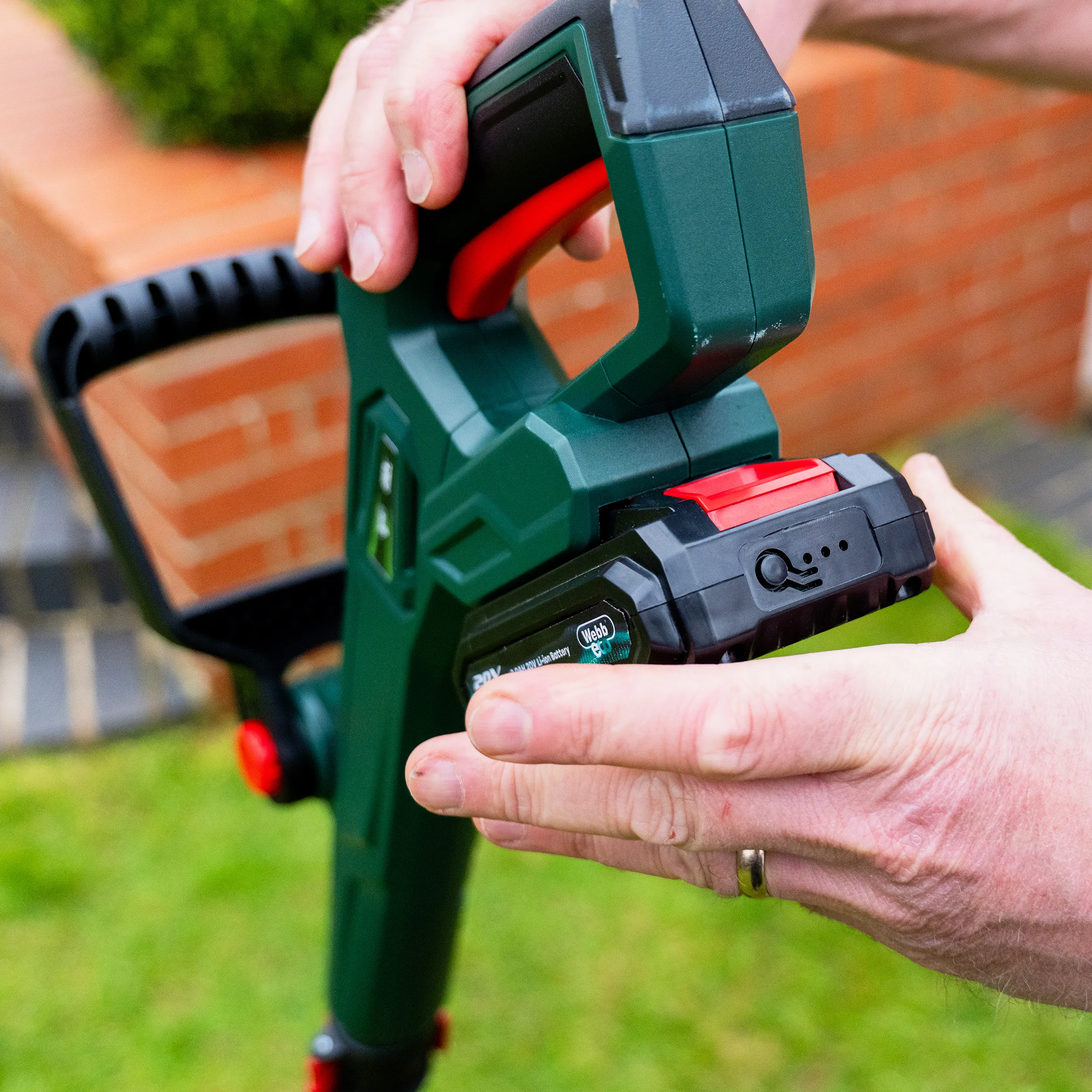 Webb Eco 20V 30cm Cordless Line Trimmer inc 2Ah Battery & Charger