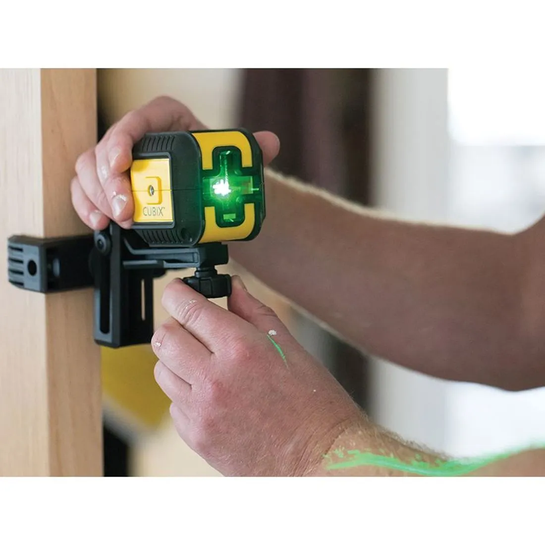 STANLEY Cubix Cross Line Laser Level (Green Beam)
