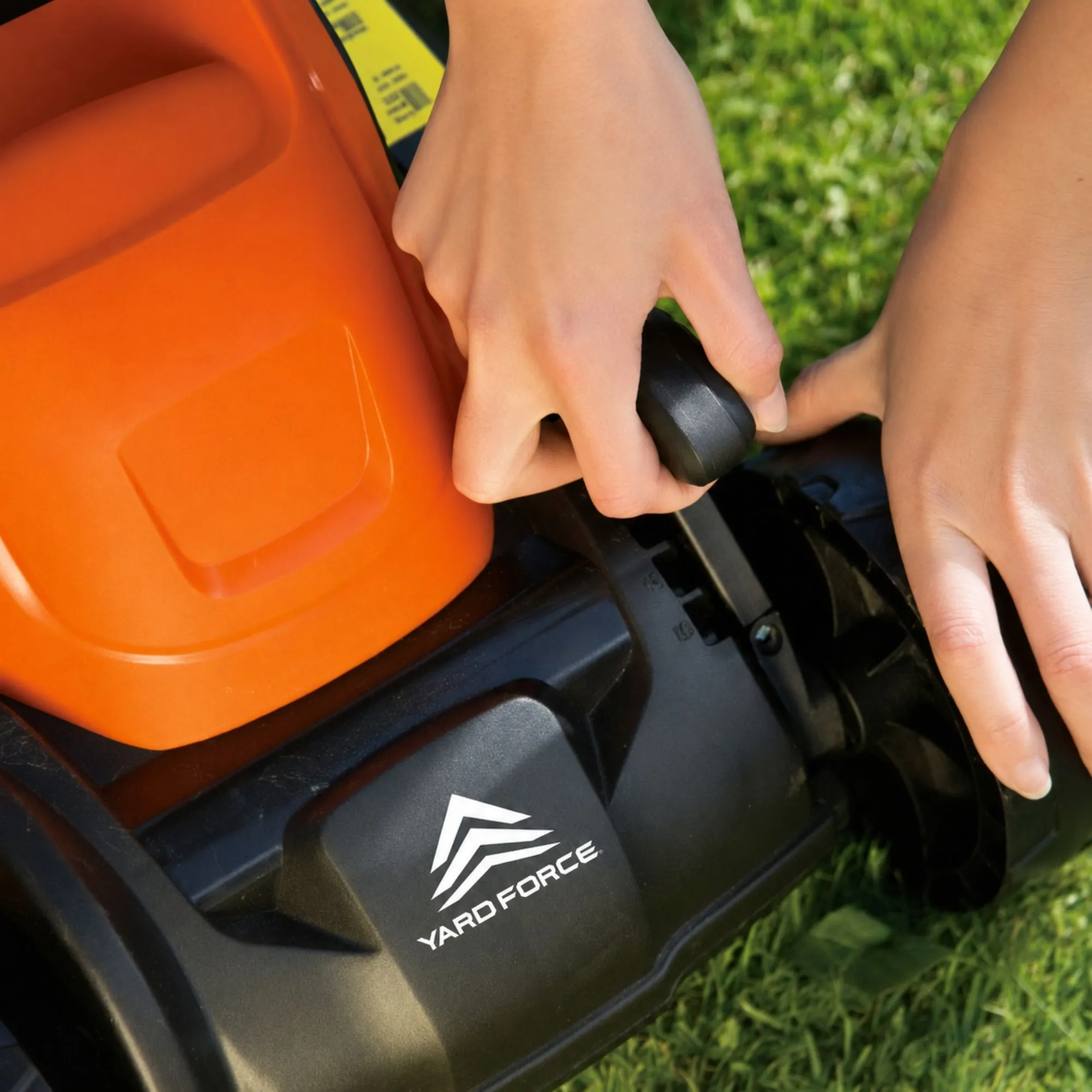 Yard Force 1200W 32cm Corded Electric Lawnmower