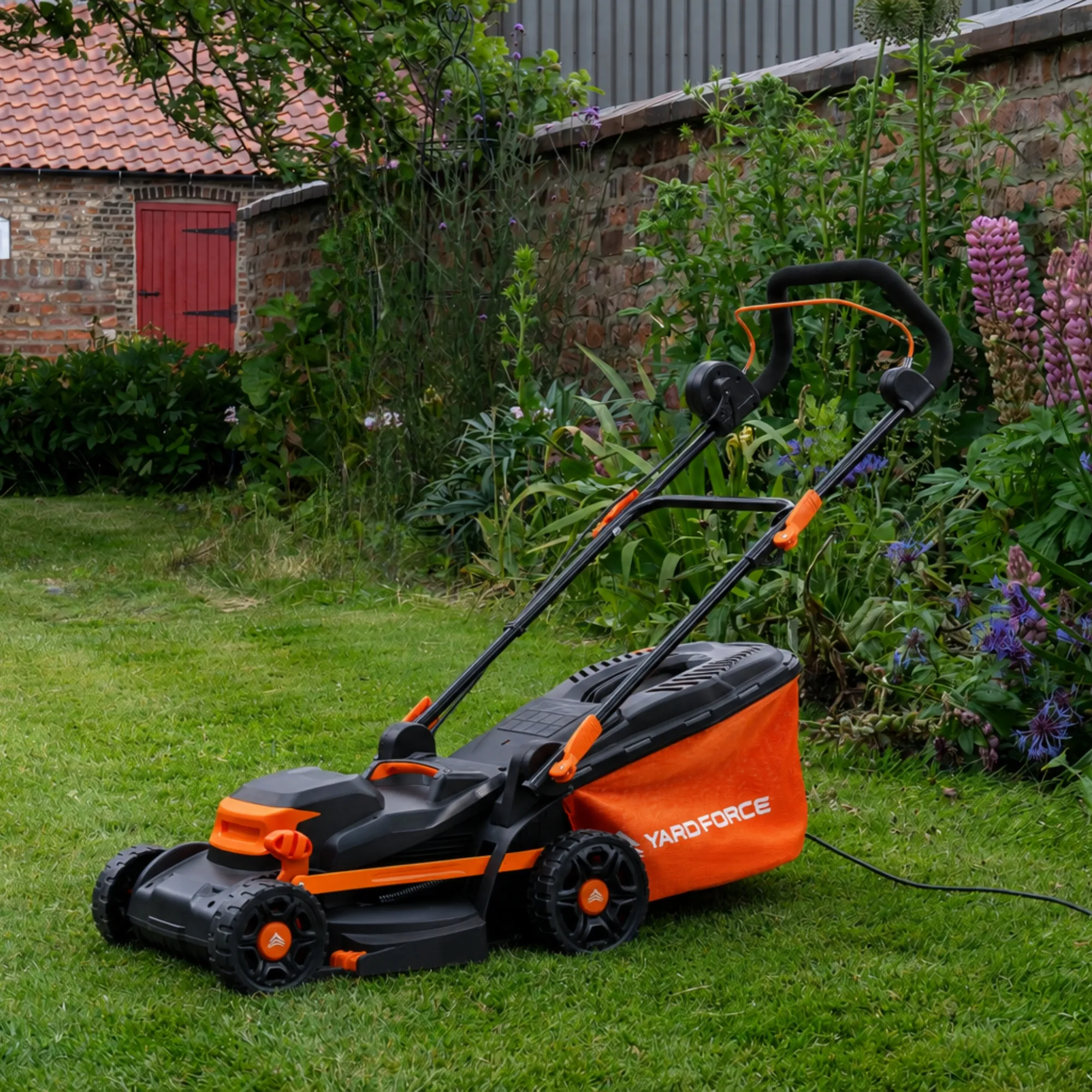 Yard Force 1400W 34cm Corded Electric Lawnmower