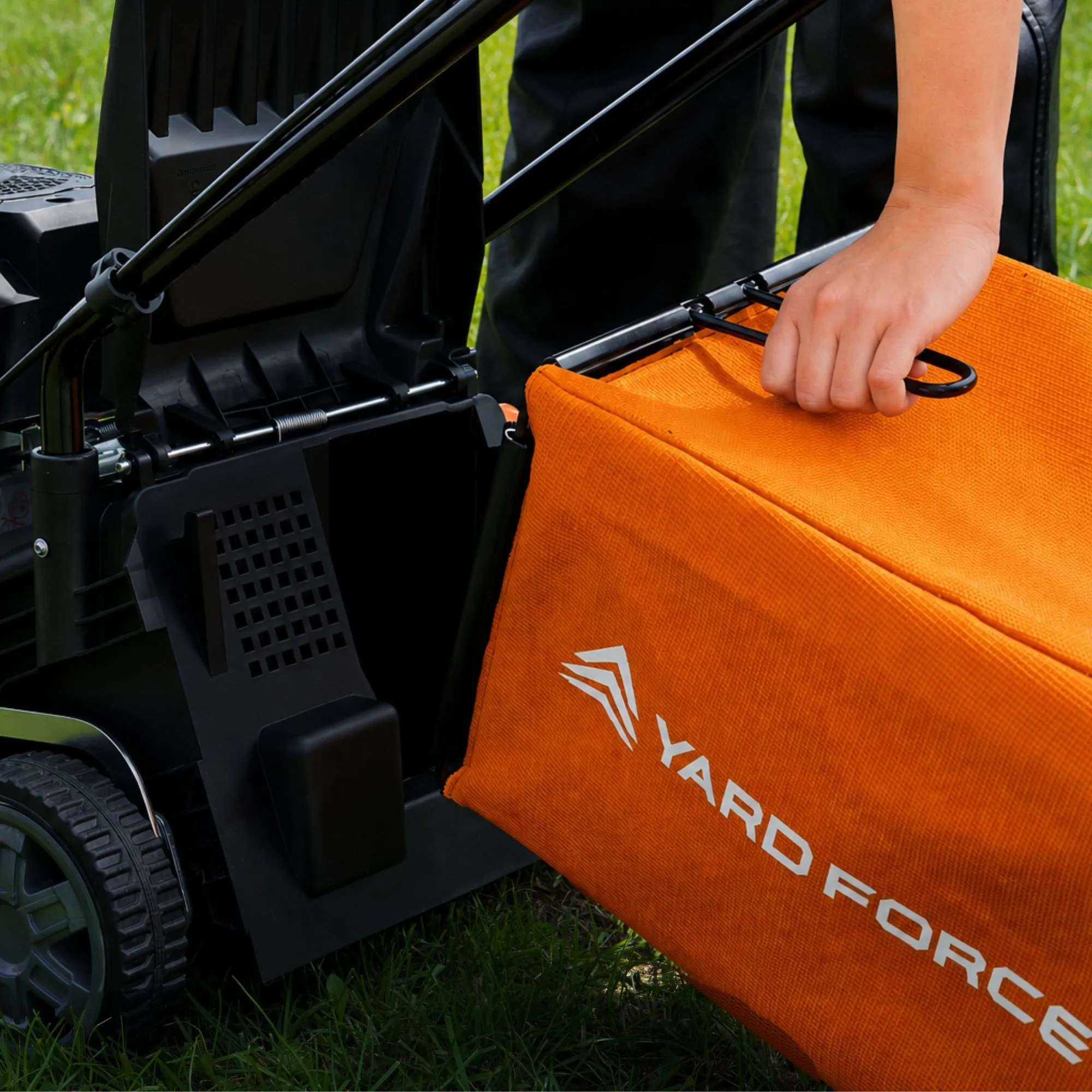 Yard Force 125cc 40cm Hand-Push Petrol Lawnmower Briggs & Stratton 300E Engine
