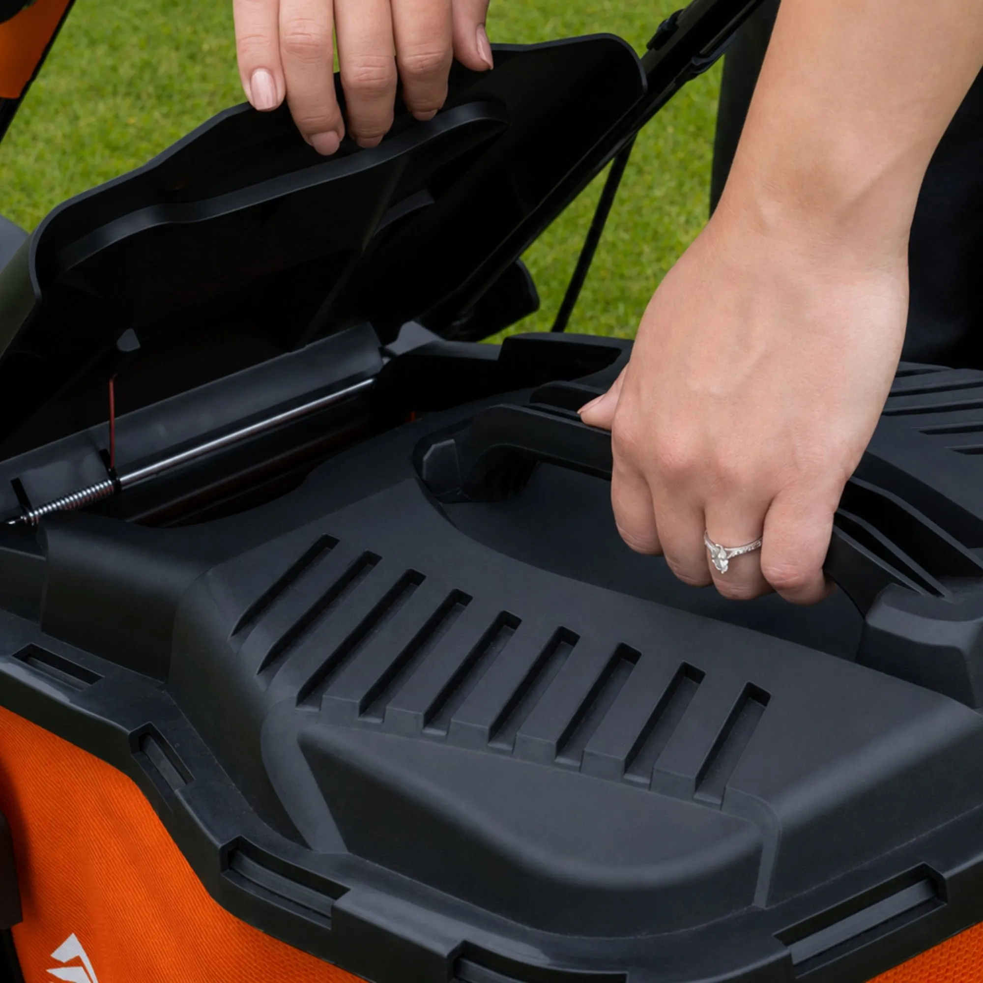 Yard Force 1600W 37cm Corded Electric Lawnmower