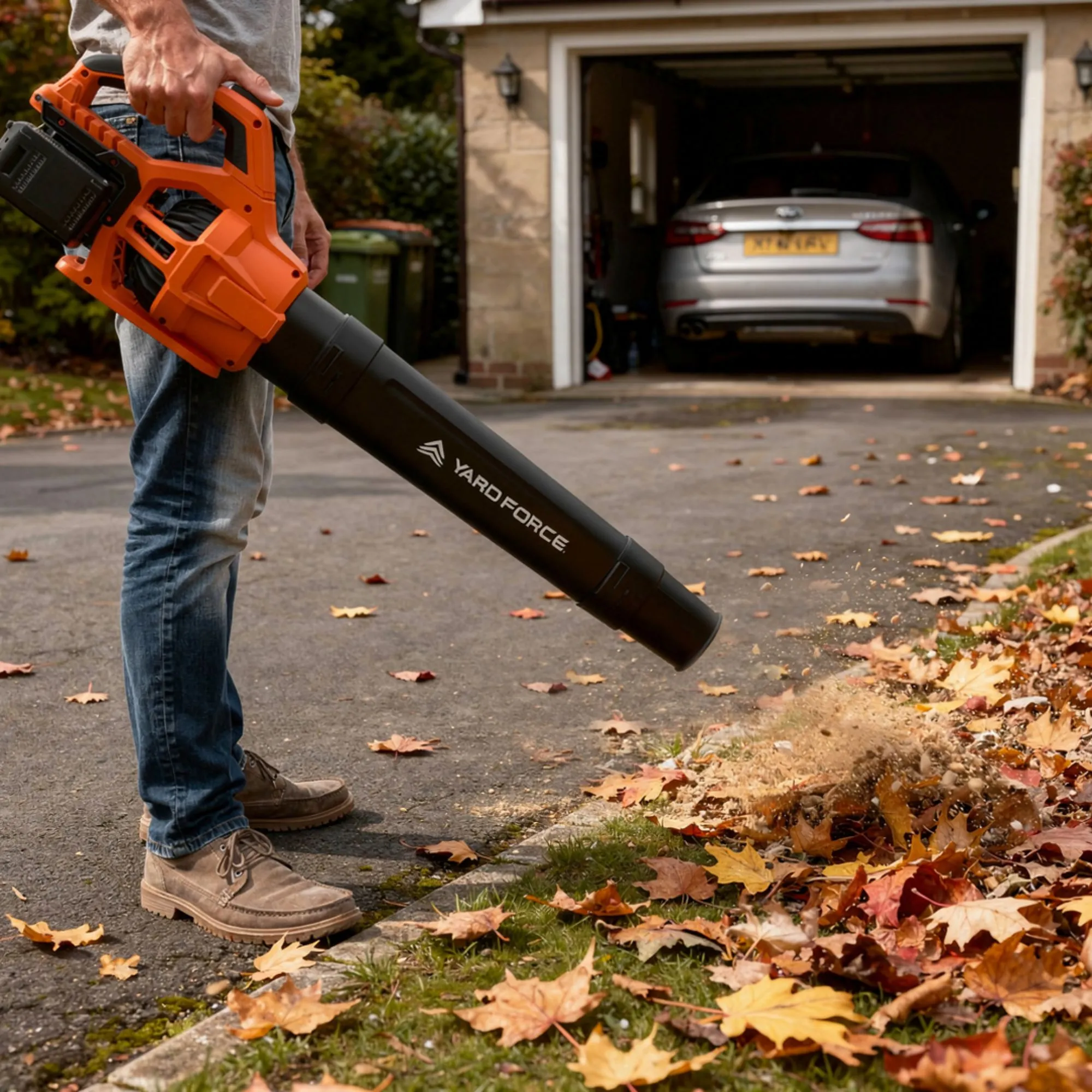 Yard Force 40V (2x20V) Cordless Brushless Leaf Blower