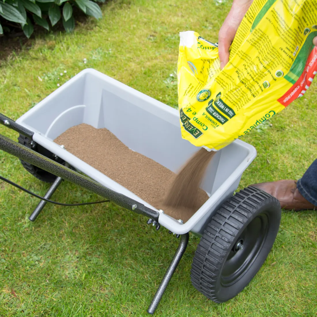 The Handy 27kg Drop Spreader