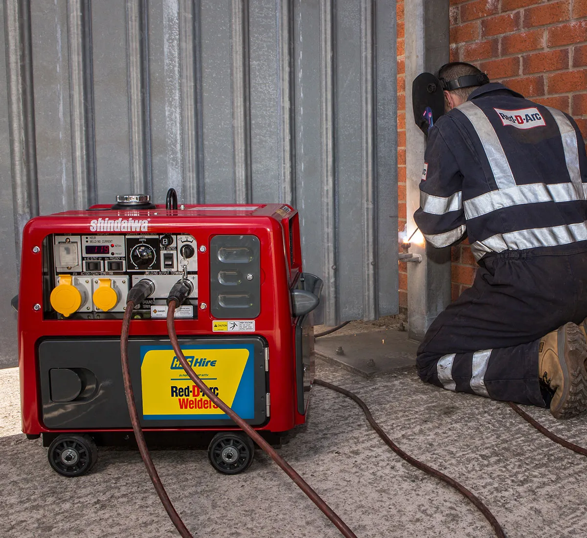Red D'Arc 165 Amp Welder Generator