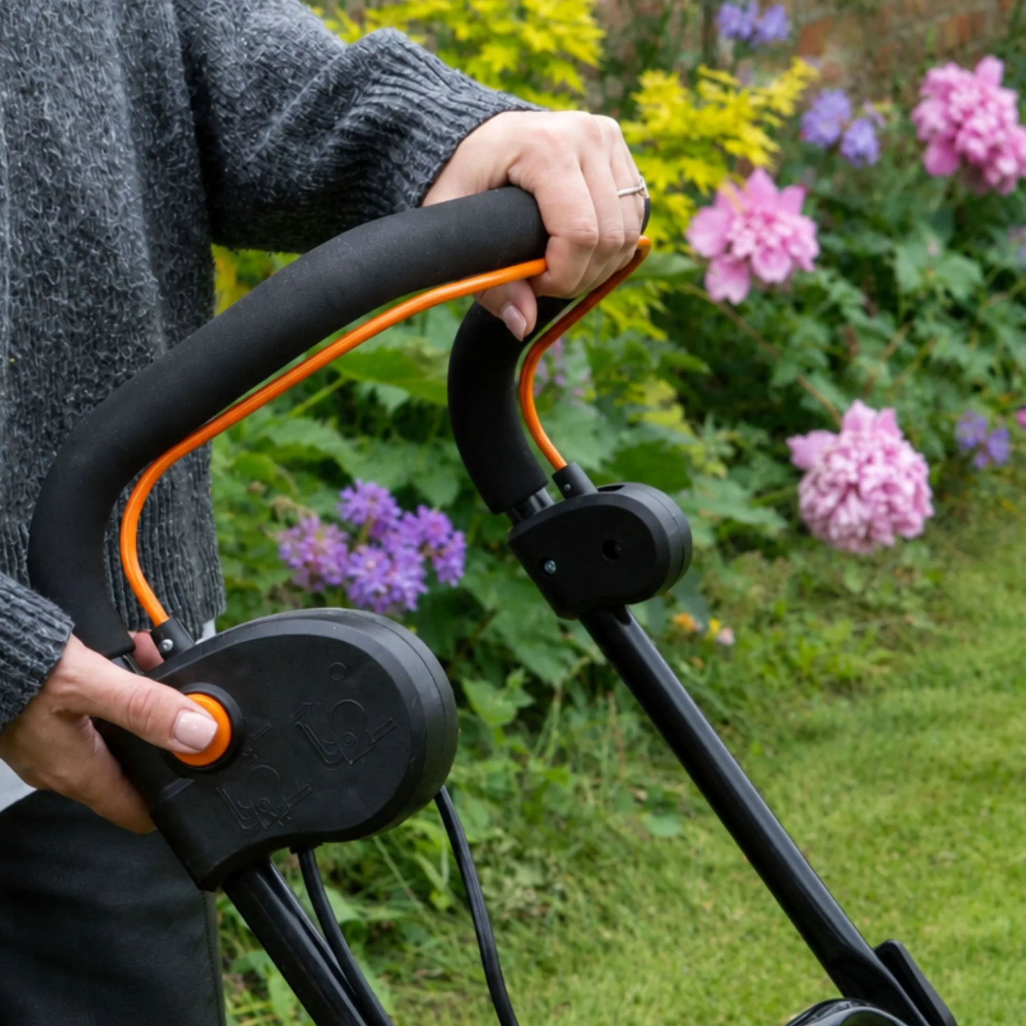Yard Force 1600W 37cm Corded Electric Lawnmower