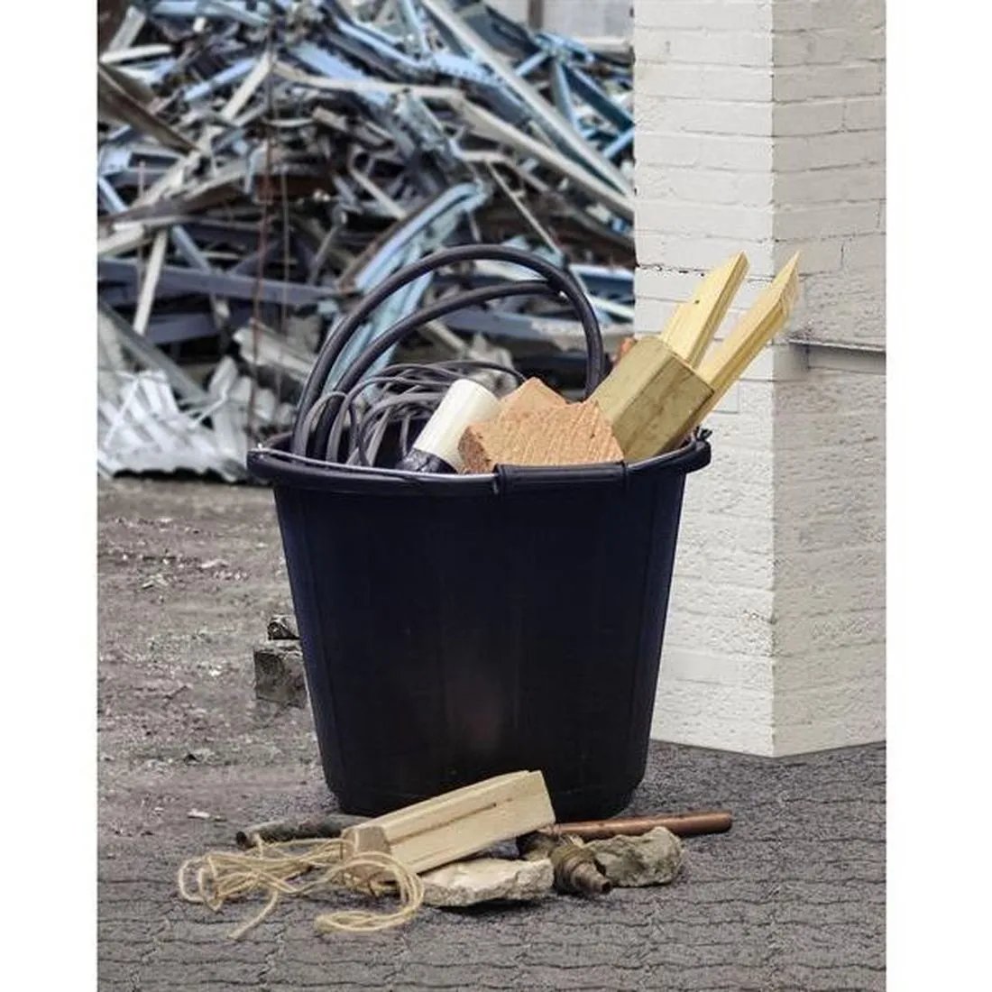 Faithfull General-Purpose Bucket 14 litre (3 gallon) - Black