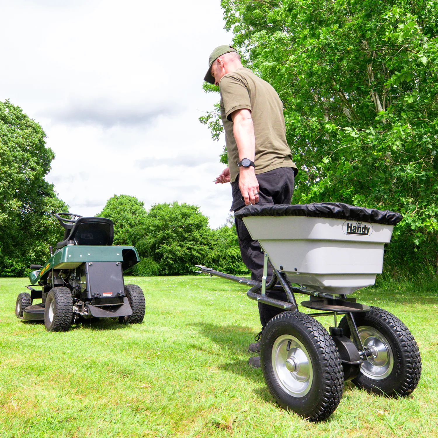 The Handy 36kg (80lb) Towed Broadcast Spreader