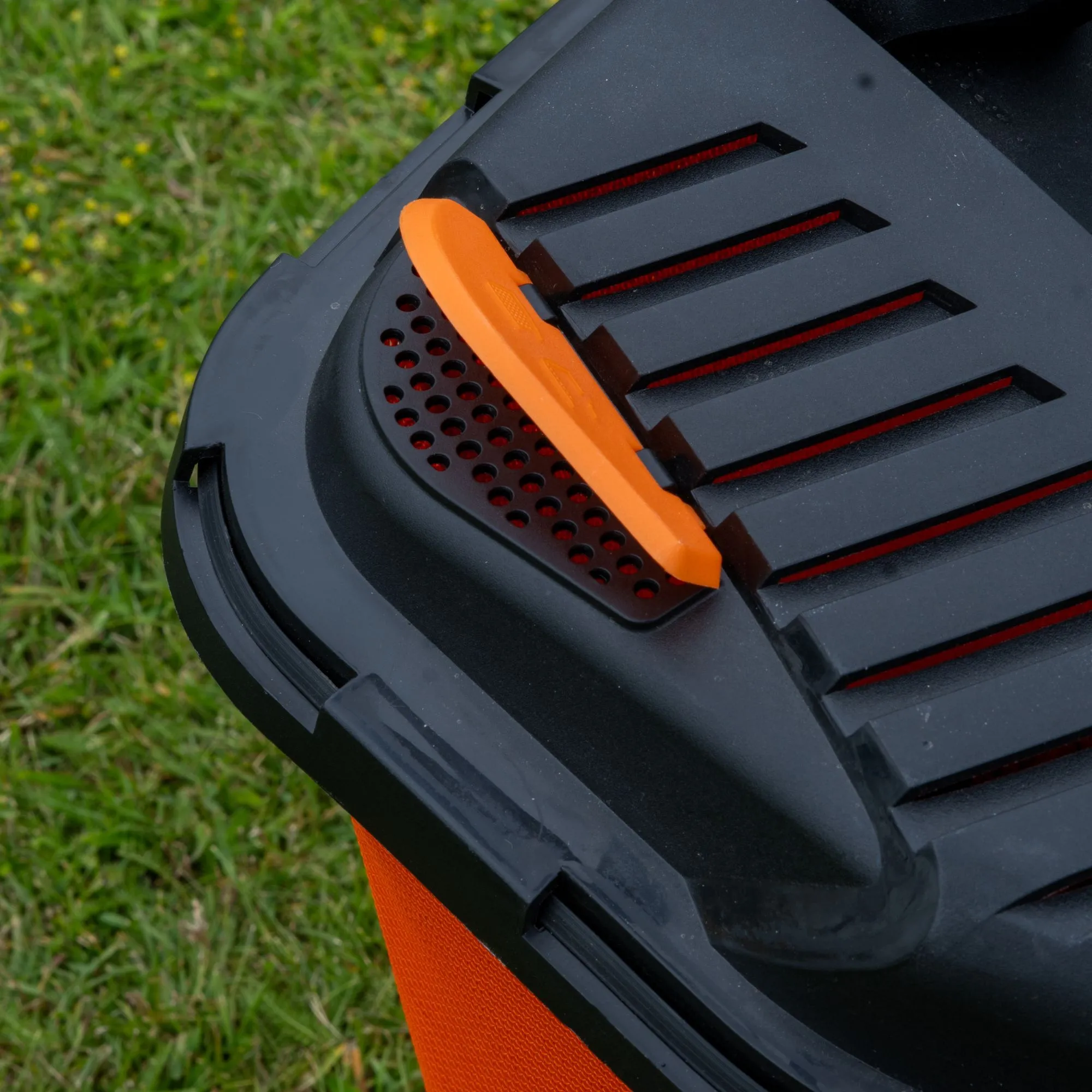 Yard Force 1200W 32cm Corded Electric Lawnmower
