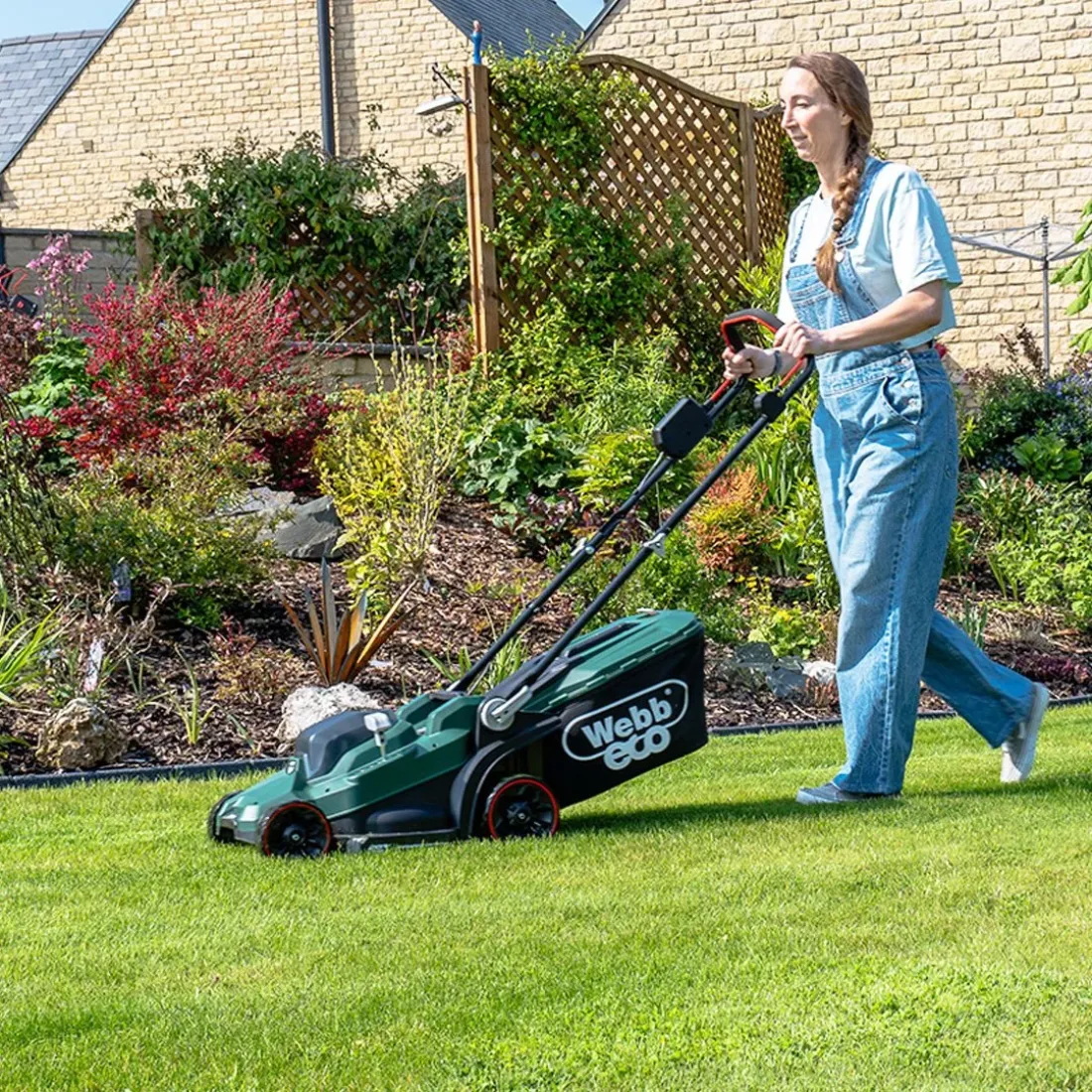 Webb Eco 20V 33cm Cordless Rotary Lawnmower inc 4Ah Battery & Charger