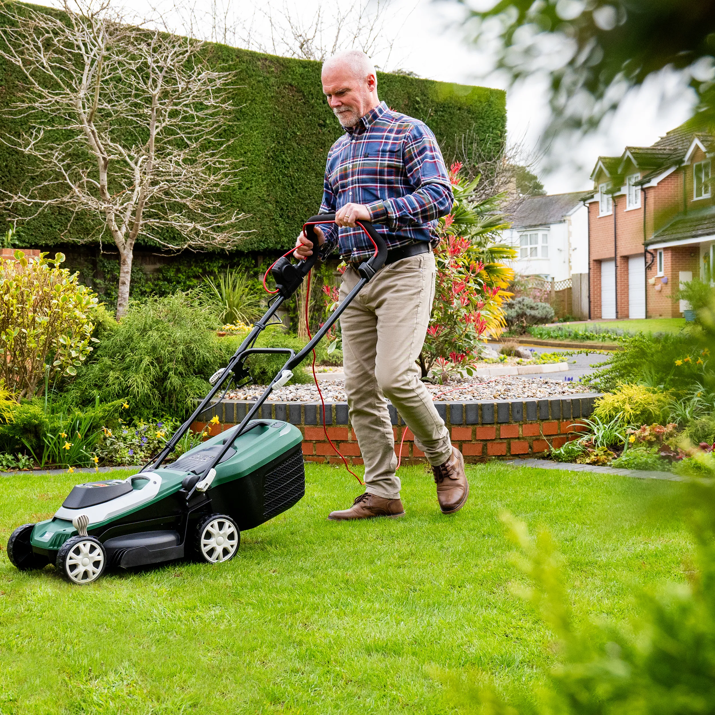 Webb Supreme 33cm Electric Rotary Lawnmower with Rear Roller