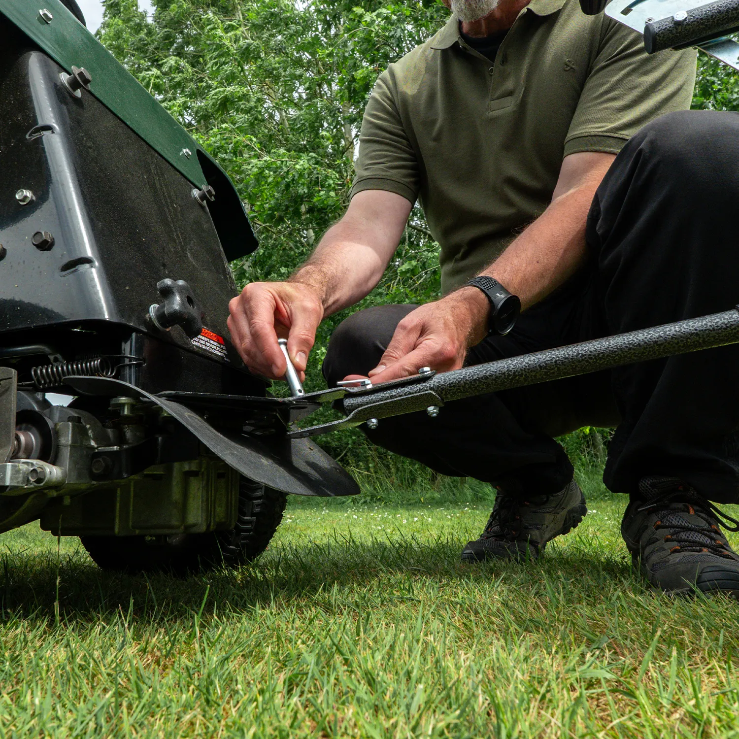 The Handy 36kg (80lb) Towed Broadcast Spreader