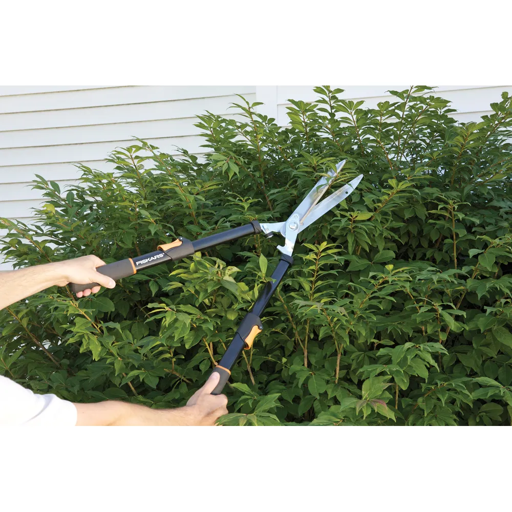 Fiskars Solid Telescopic Hedge Shears