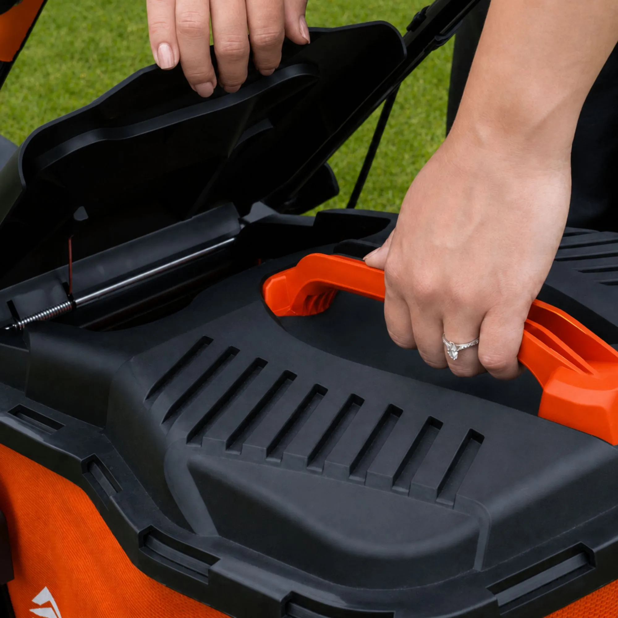 Yard Force 1800W 44cm Corded Electric Lawnmower