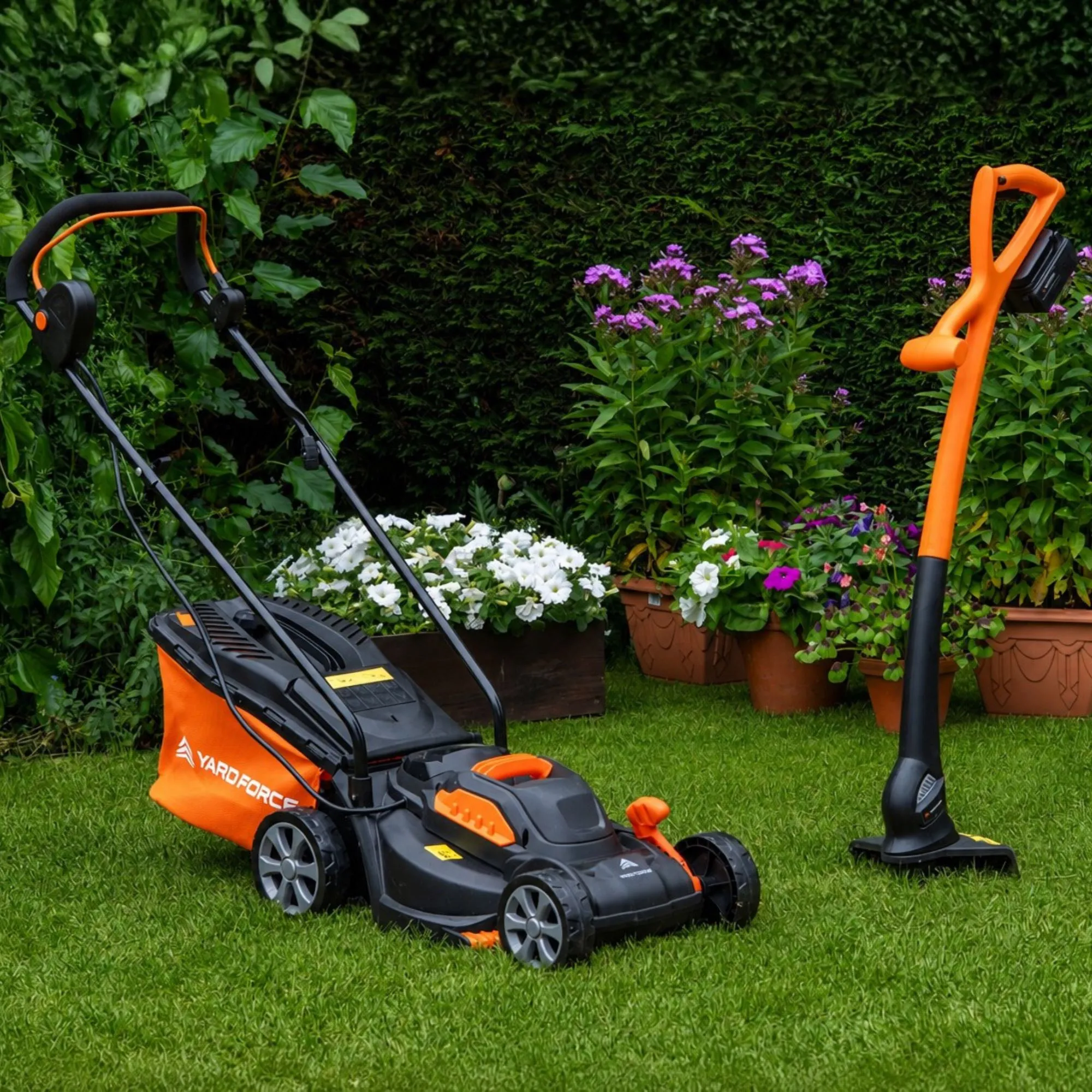 Yard Force 20V 33cm Brushless Cordless Lawnmower & Trimmer Lawn Care Twin Pack