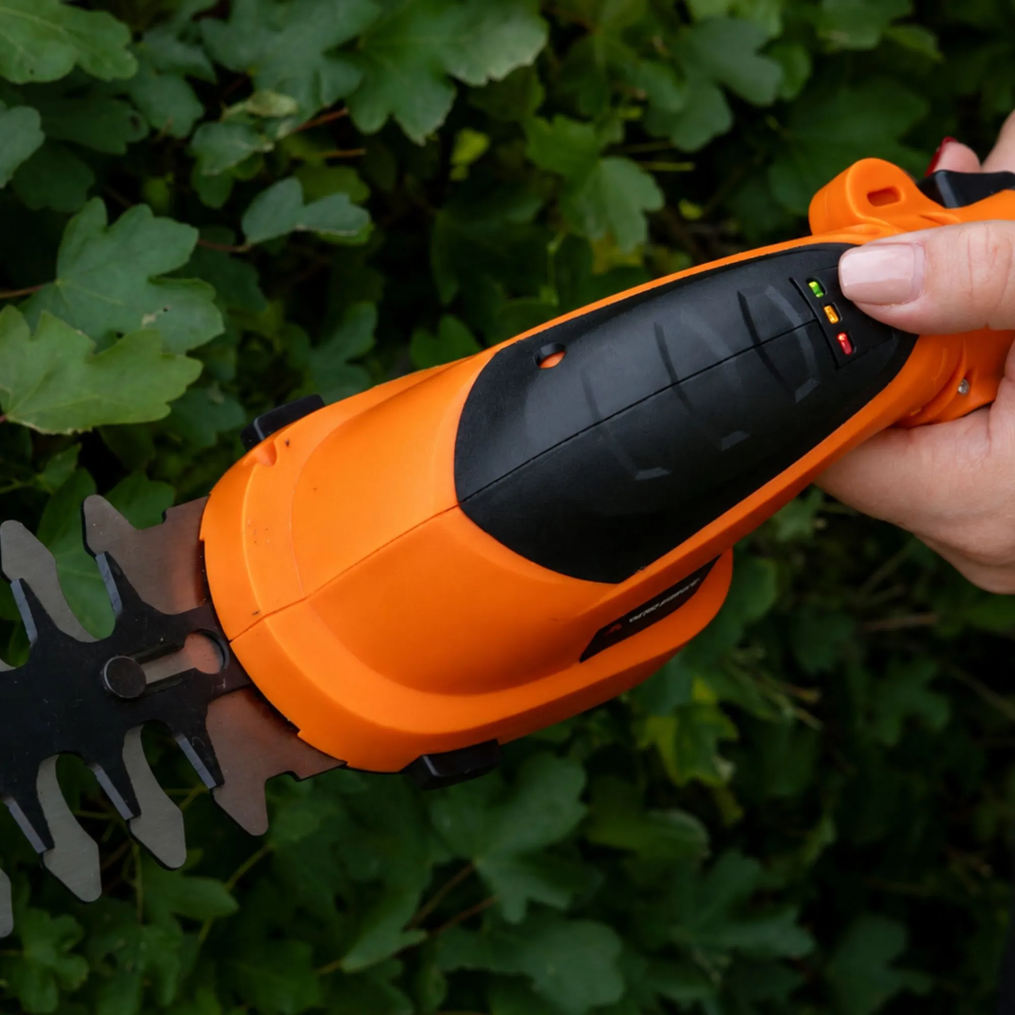 Yard Force 7.2V Cordless Grass & Hedge Shear