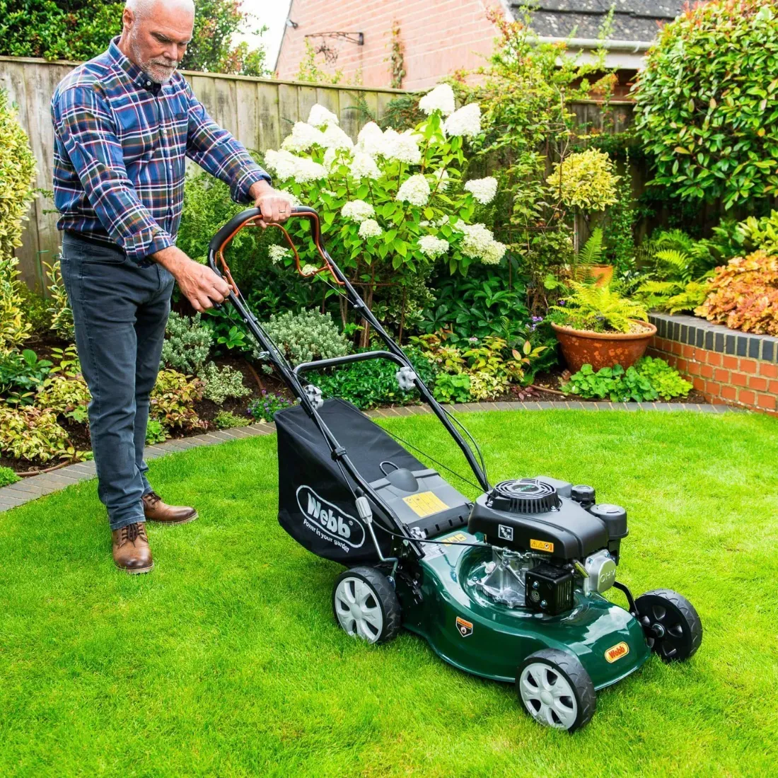 Webb Classic 41cm (16″) Self Propelled Petrol Lawn Mower