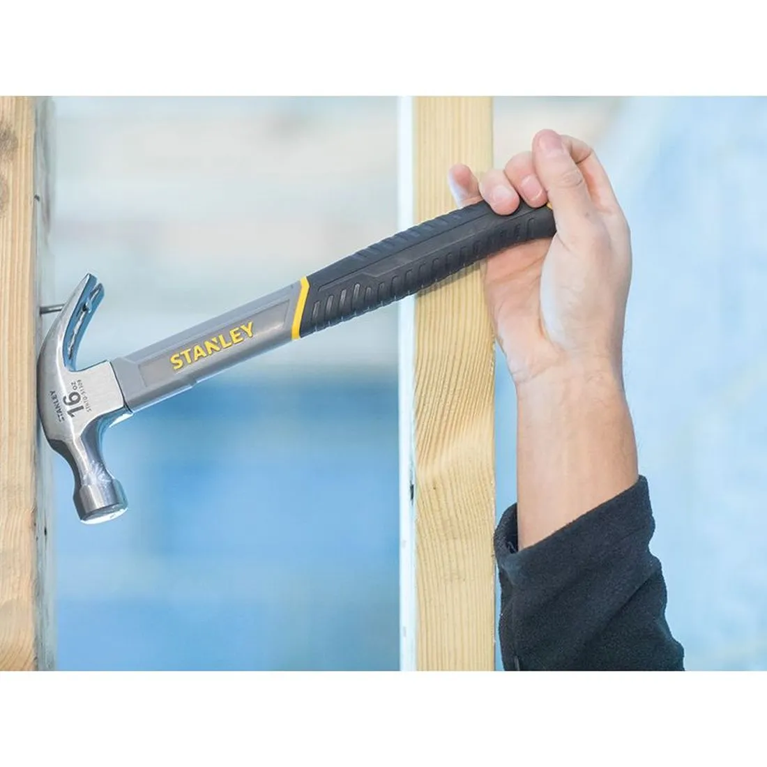 STANLEY Curved Claw Hammer Fibreglass Shaft 450g (16oz)