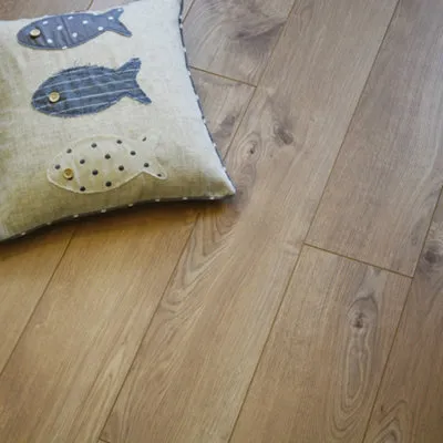 Ravensdale Plank Oak Effect Laminate Flooring 1.48m²