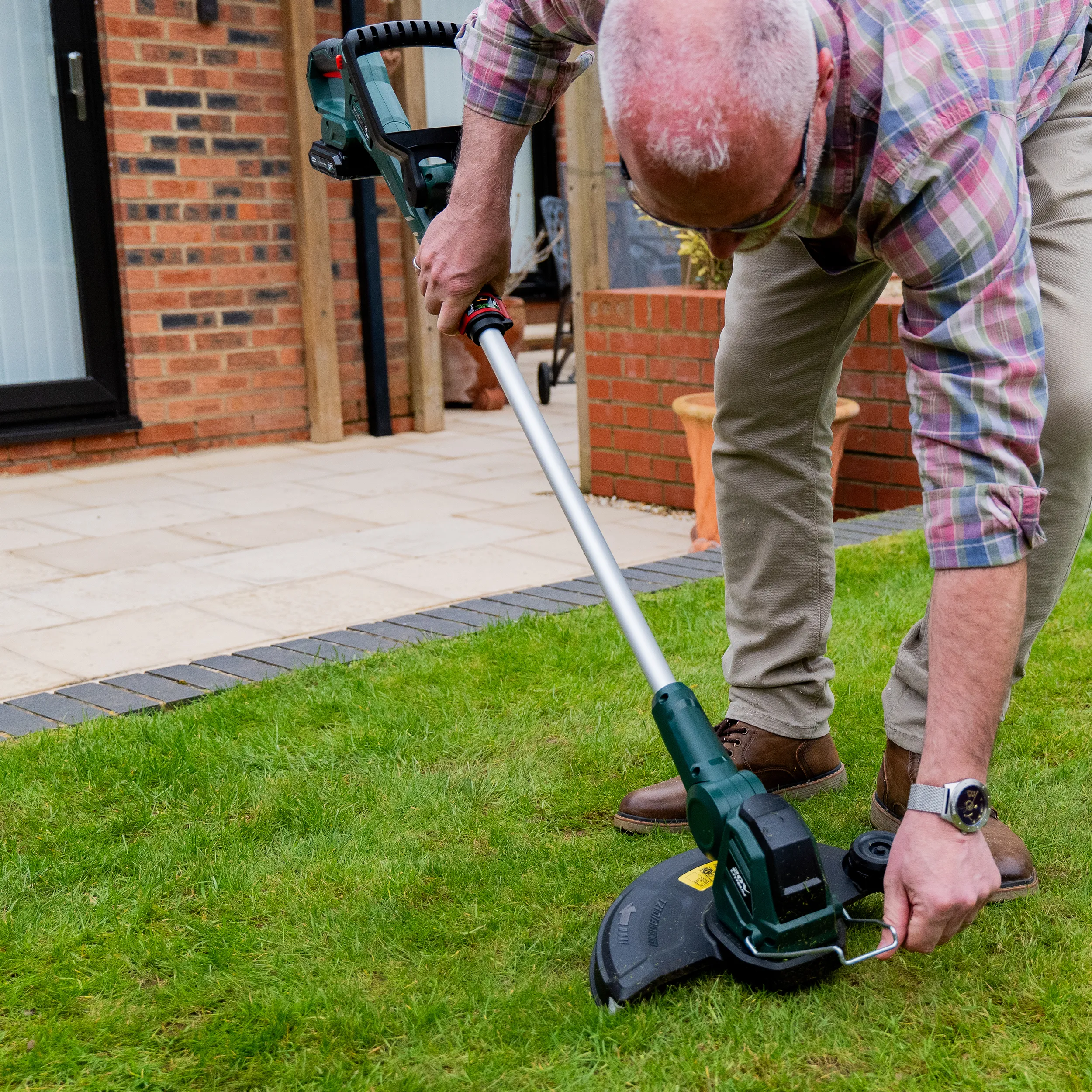 Webb Eco 20V 30cm Cordless Line Trimmer inc 2Ah Battery & Charger