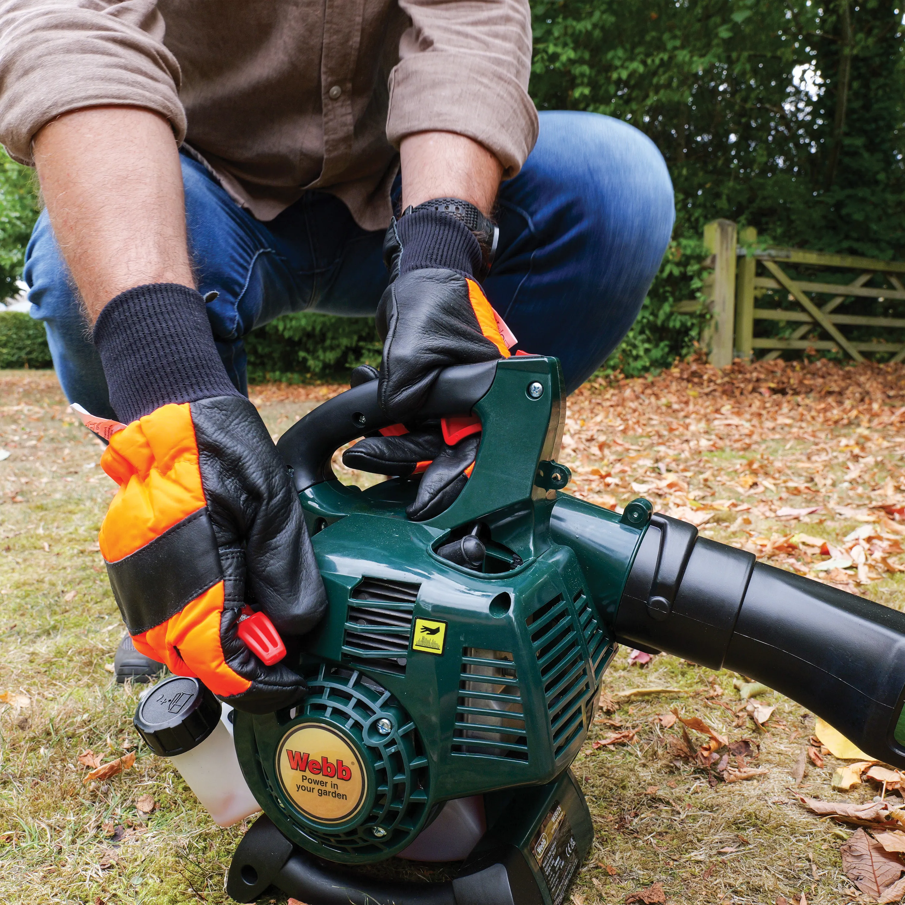 Webb 114 mph (183 km/h) 26cc Petrol Garden Blower & Vacuum