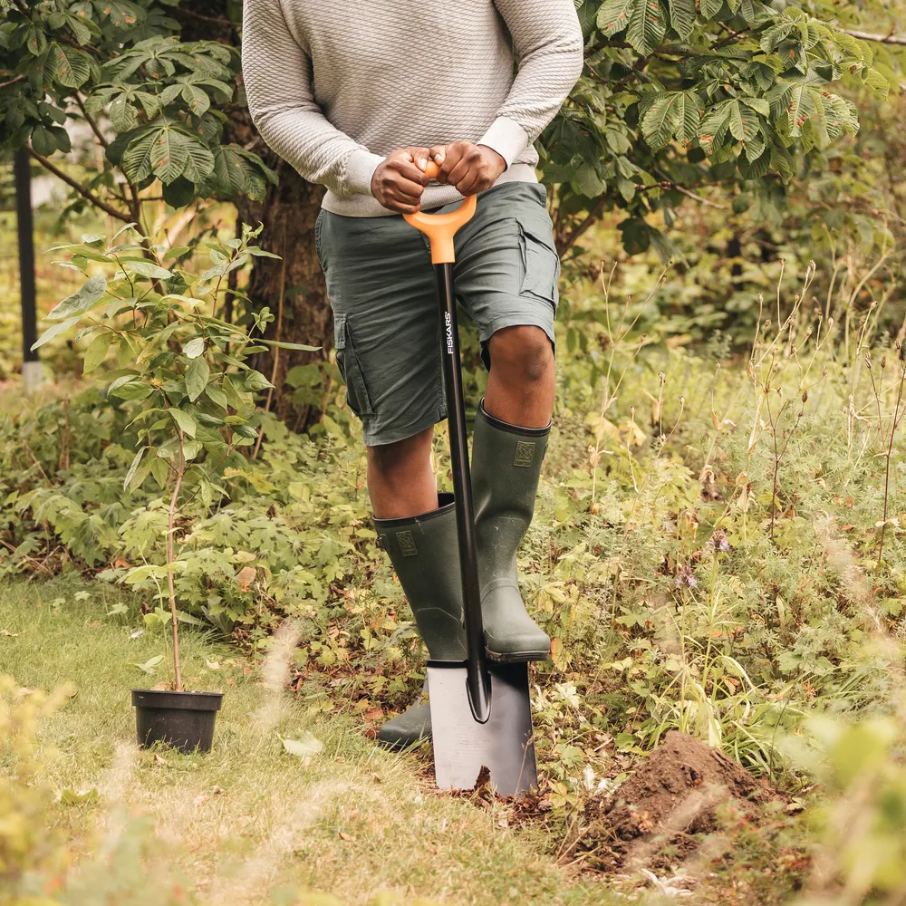 Fiskars Solid Metal Rounded Spade