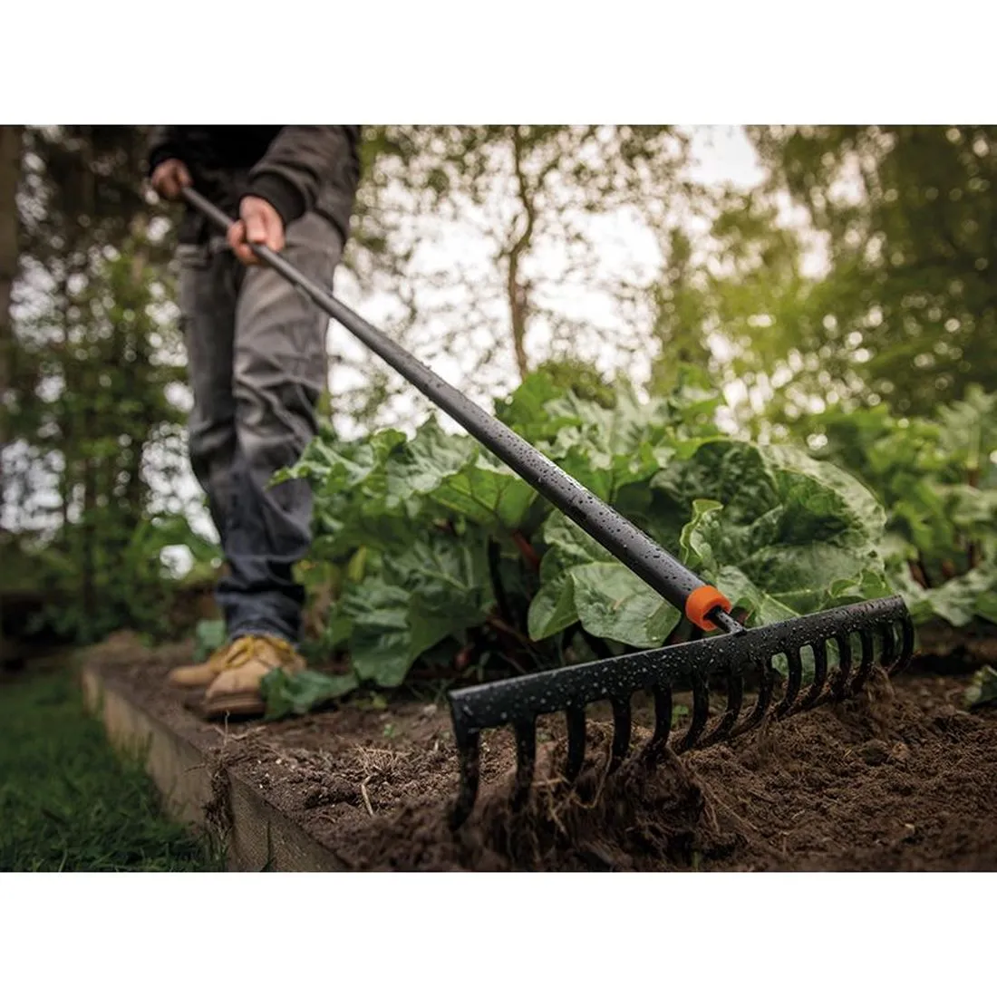 Fiskars Solid Soil Rake