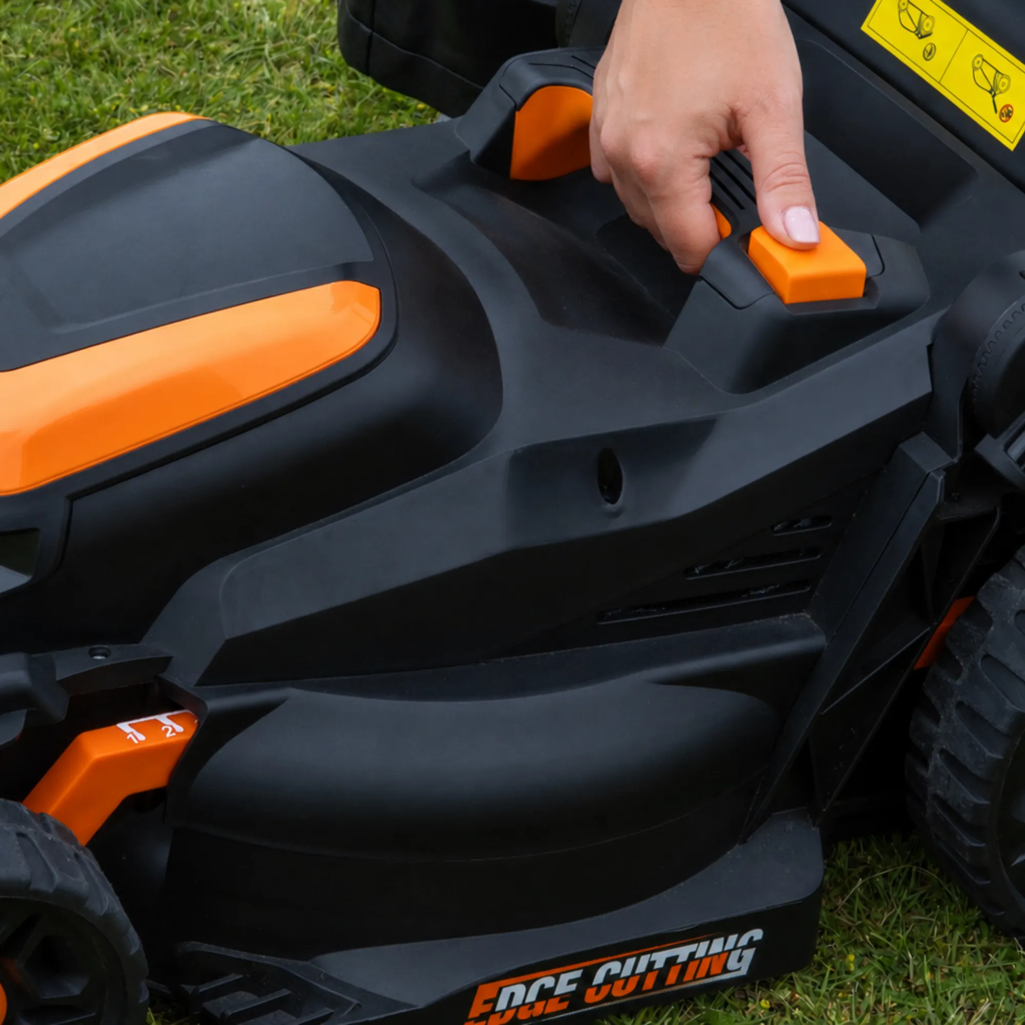 Yard Force 40V (2x20V) Cordless Brushless Lawnmower