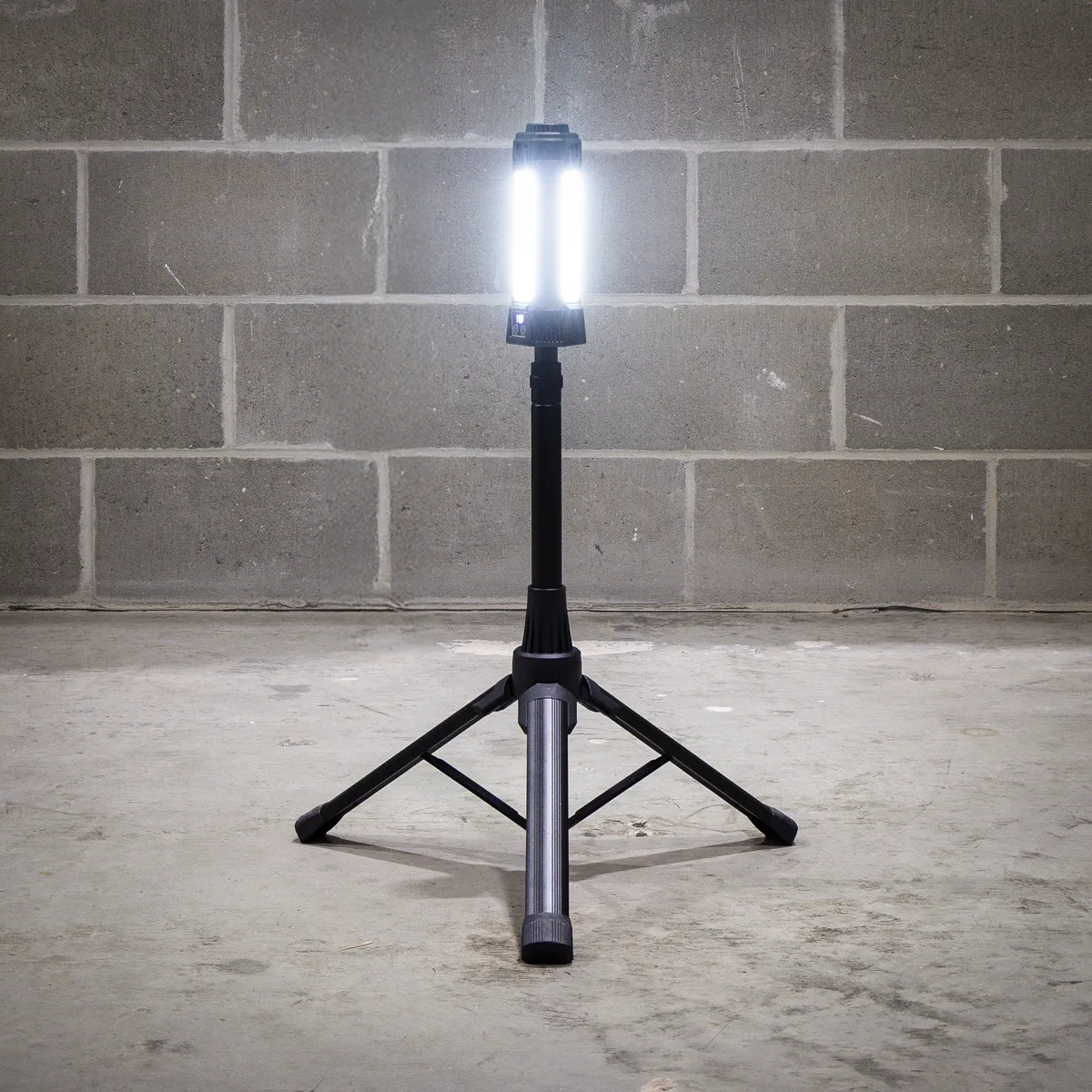 Rechargeable Flexible Floodlight with Tripod 24W COB LED & 5W SMD LED